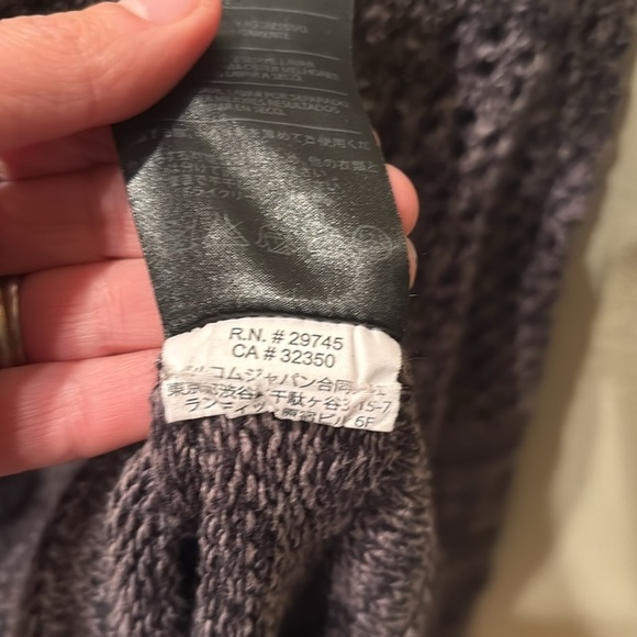 Volcom woman's black and tan sweater - Picture 10 of 10